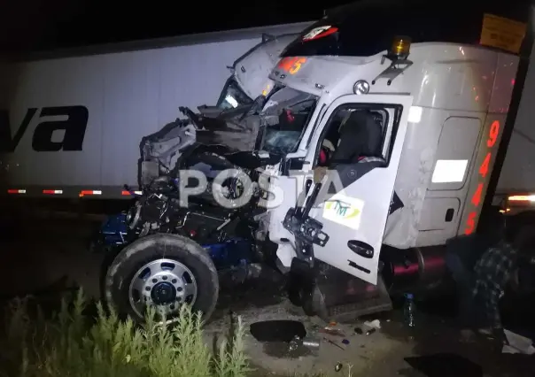 Se impactan un auto y dos tráileres en Cuencamé; dos niños, entre los lesionados