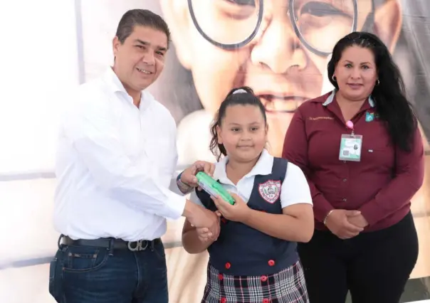 Niños y niñas de Juárez reciben lentes con programa Ver Bien para Vivir Mejor