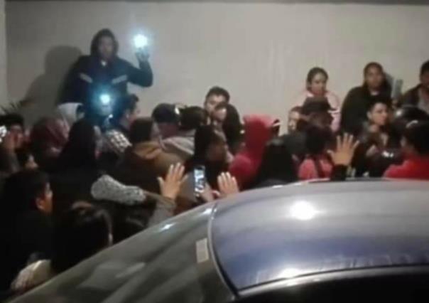 VIDEO: Por cobrón querían linchar a sacerdote en San Mateo Atenco