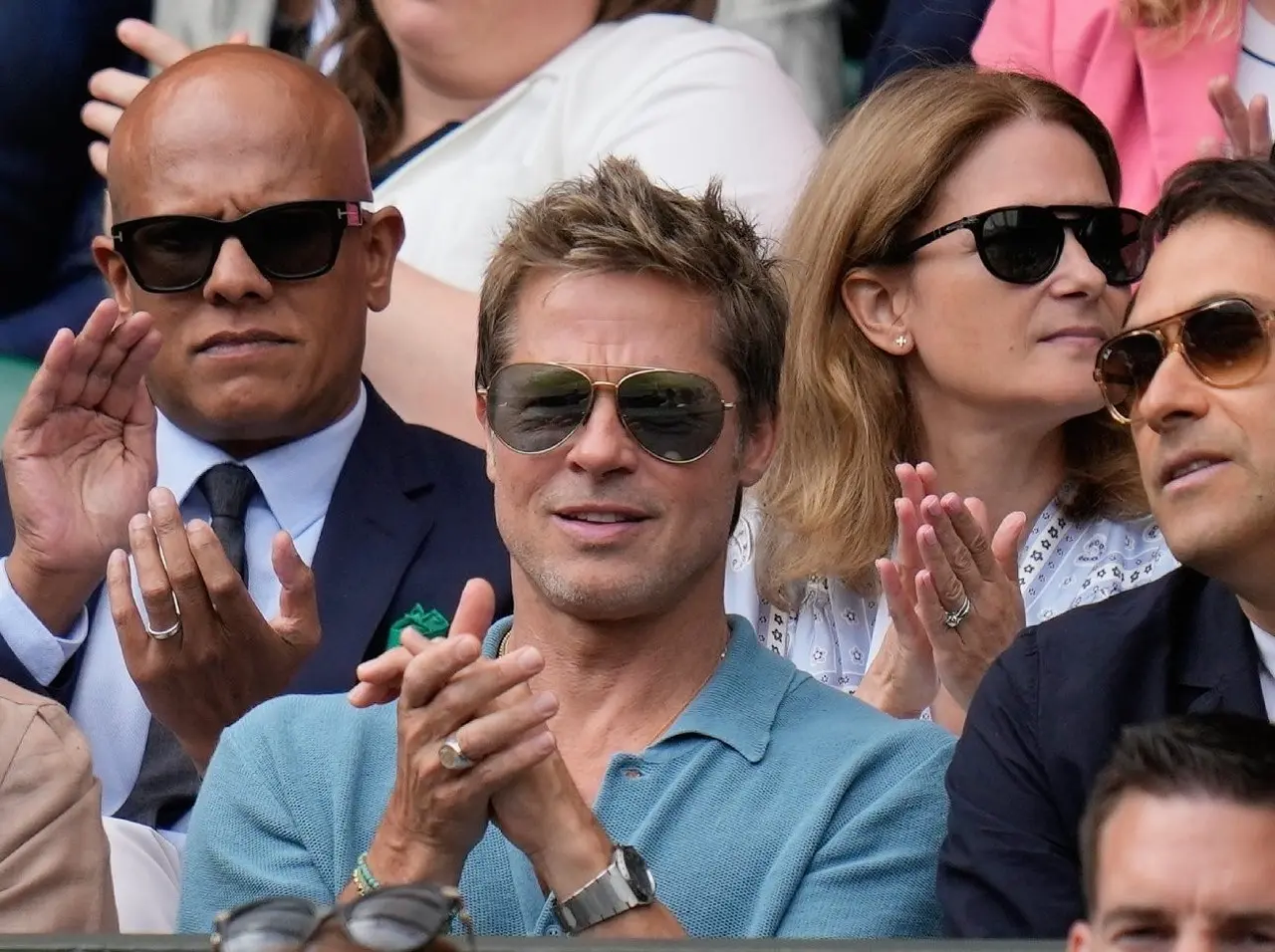 Brad Pitt ha dejado su huella en Wimbledon, demostrando una vez más su influencia y popularidad tanto en el mundo del cine como en otros ámbitos. Foto. SportsCenter