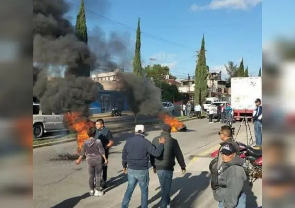 VIDEO: Arde Huehueteca, queman llantas y bloquean por la muerte  de ciclista