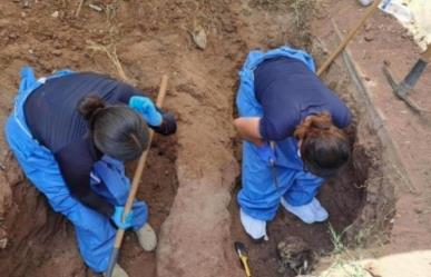 Encuentran Madres rastreadoras fosa clandestina con ocho cuerpos en Sonora