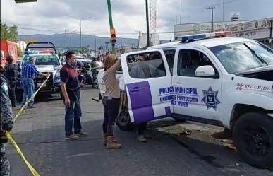 Muere motociclista tras pasarse el semáforo y chocar contra patrulla en Hidalgo