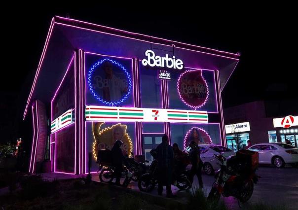 Así es el 7-Eleven decorado por la película de Barbie en Monterrey