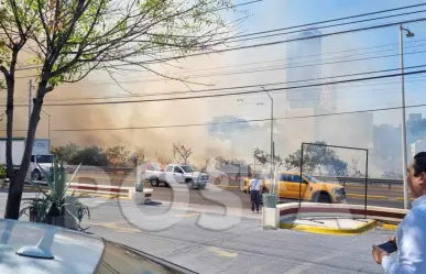 Incendio en el lecho del río Santa Catarina provoca movilización en Monterrey