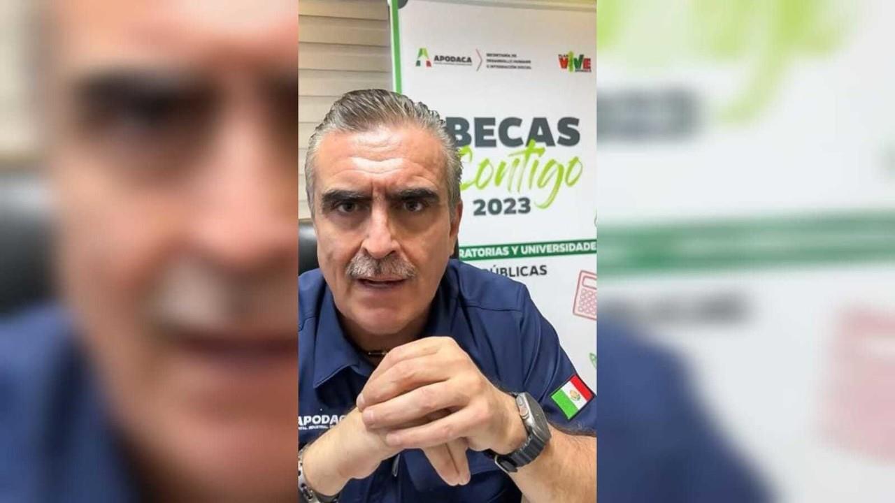 El alcalde de Apodaca, César Garza Villarreal, puso a disposición el número de teléfono 811-798-66-64 en el que vía WhatsApp podrán hacer las aclaraciones del programa Becas Contigo 2023. Foto: Gobierno de Apodaca