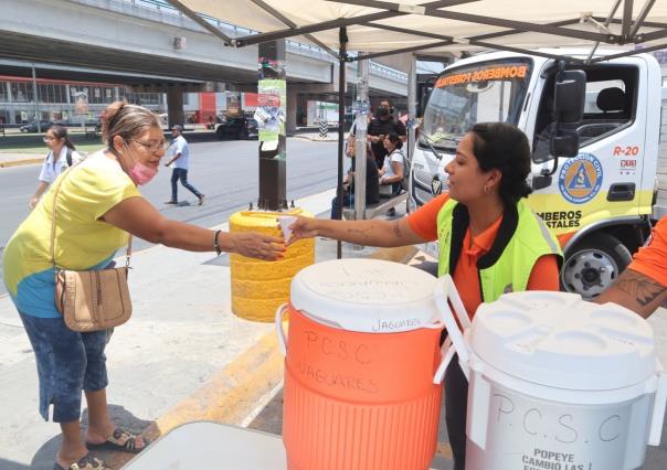 Amplía Gobierno de Santa Catarina puntos de hidratación ante altas temperaturas