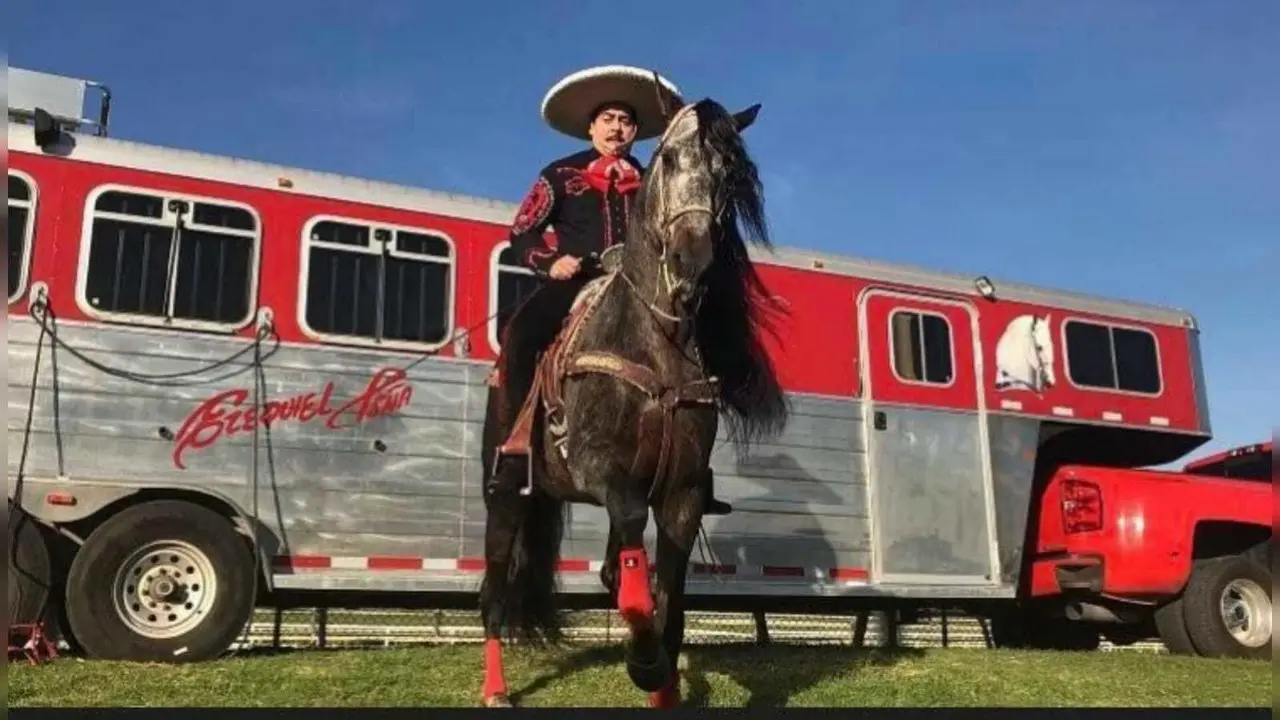 Sin ningún costo será el acceso para ver la presentación de Ezequiel Peña en el lienzo charro de la FENADU. Foto:  Cortesía.