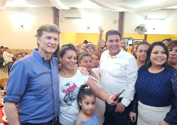 Llama Enrique de la Madrid a recuperar la paz en recolección de firmas en Juárez