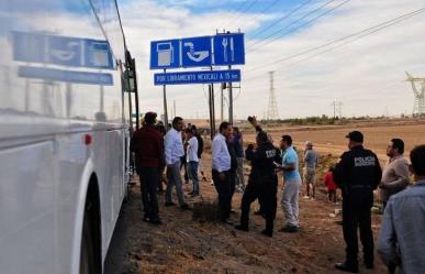 Rescatan a 116 migrantes hacinados en un camión en Sonora