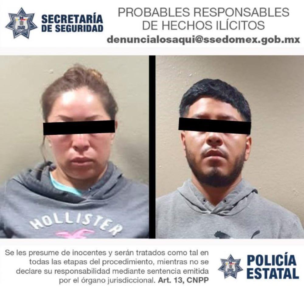 Jhovany “N” de 24 años e Irma “N” de 42 fueron detenidos en un automóvil, presuntamente, usado en 12 robos de vehículo con violencia. Foto: Cortesía