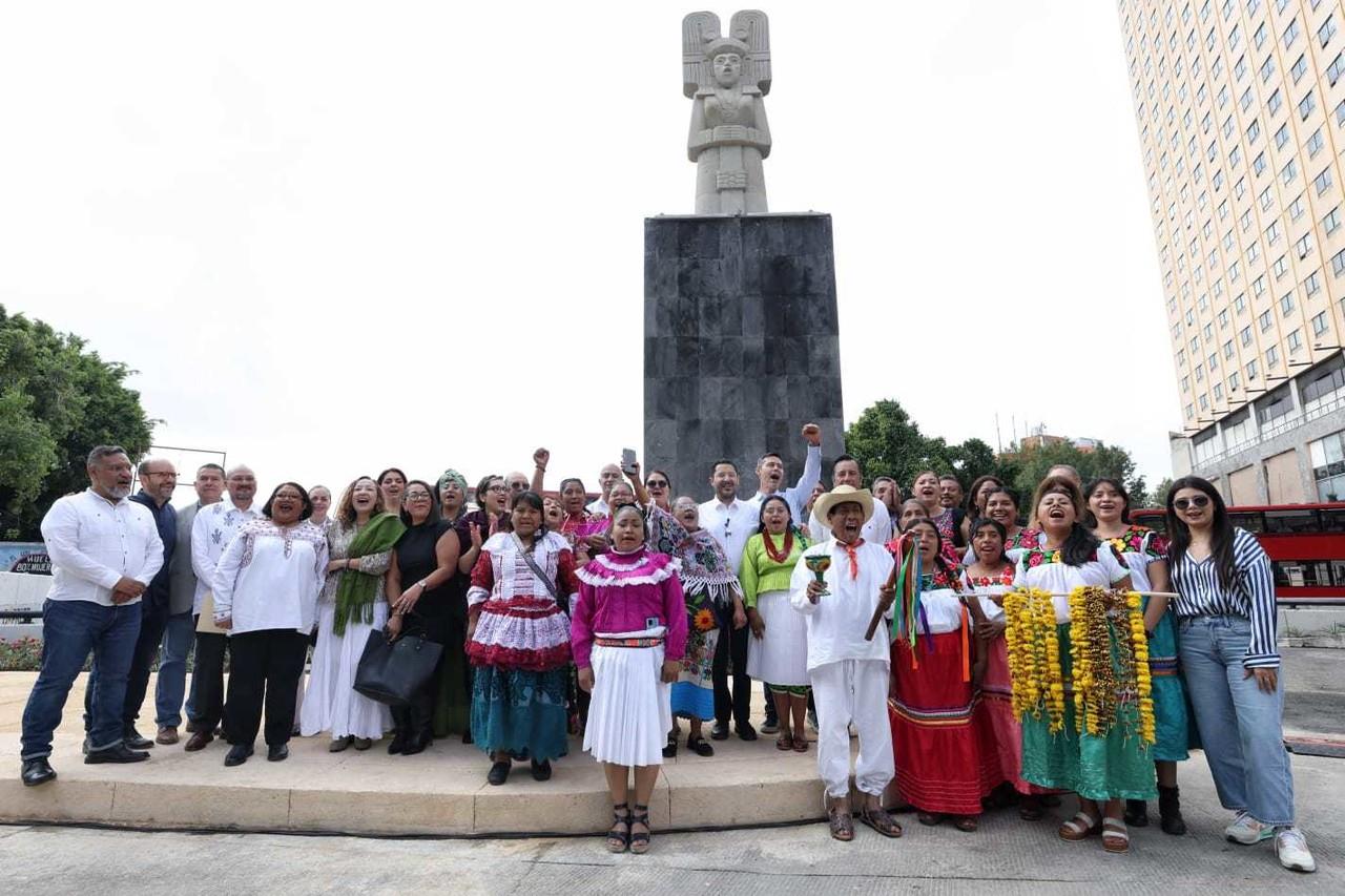 Develan La Joven de Amajac en la capital. Foto: @martibatres