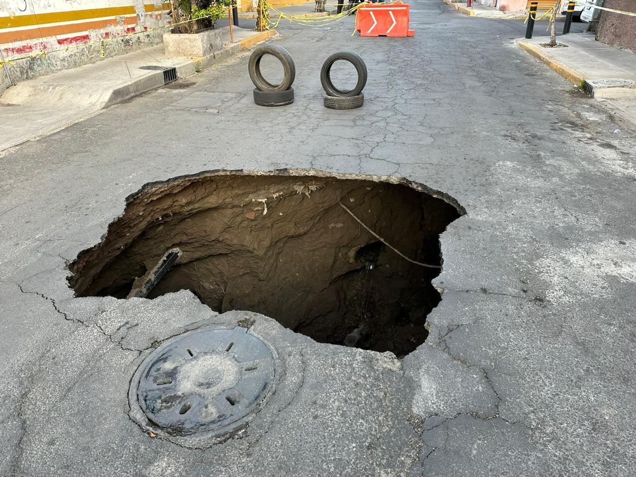 Vecinos de la GAM denuncian socavones; la autoridad no los atiende ni repara