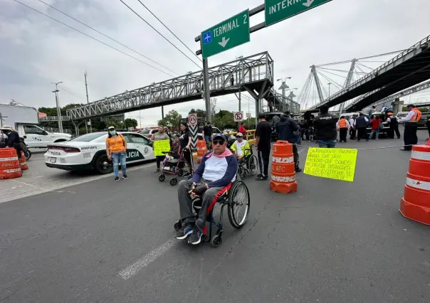 Colapsan terminal 1 del AICM; protestan por tratamiento para médula ósea