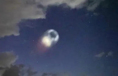 Avistan esfera luminosa en el cielo de Nuevo León