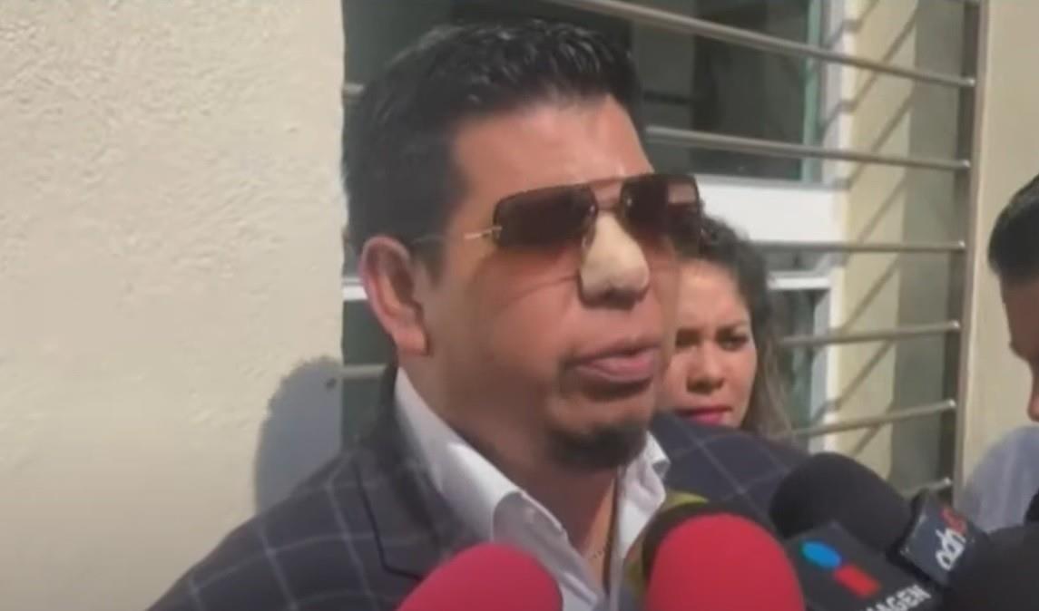 Jesús Abid y Laura, padres que golpearon y amenazaron a la maestra Brenda en el kínder Frida Kahlo en Cuautitlán, se quedan en la cárcel tras ser vinculados a proceso por extorsión. Su defensa apelará la resolución. Foto: Cortesía