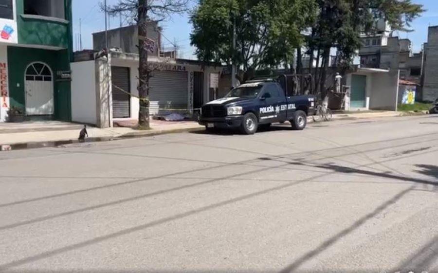 Localizan a un hombre sin vida en la calle Vicente Guerrero en San Mateo Otzacatipan, en Toluca. Foto: Cortesía