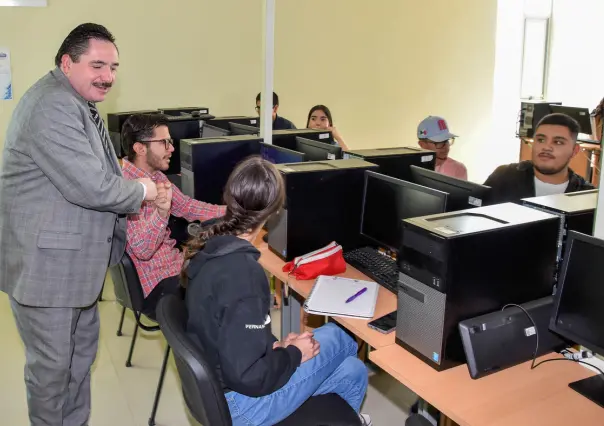 Modelo de educación dual integra a 1,500 jóvenes al campo laboral