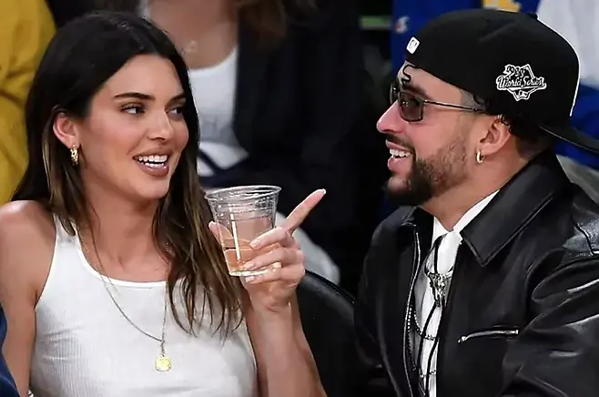 Kendall Jenner y Bad Bunny habían estado inseparables todavía hace unas semanas, pues la pareja fue vista viajando a Puerto Rico, lugar de donde es el cantante. Foto. Especial