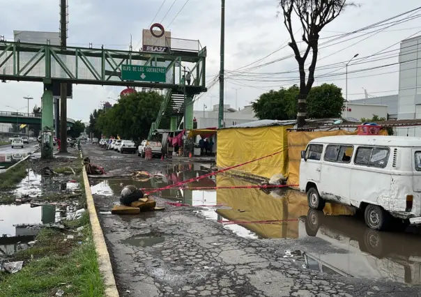 ¡Cuidado! Riesgo por socavón en avenida Central en Ecatepec