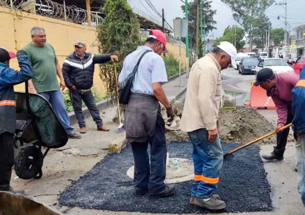 Reparan hoyo en Tepotzotlán