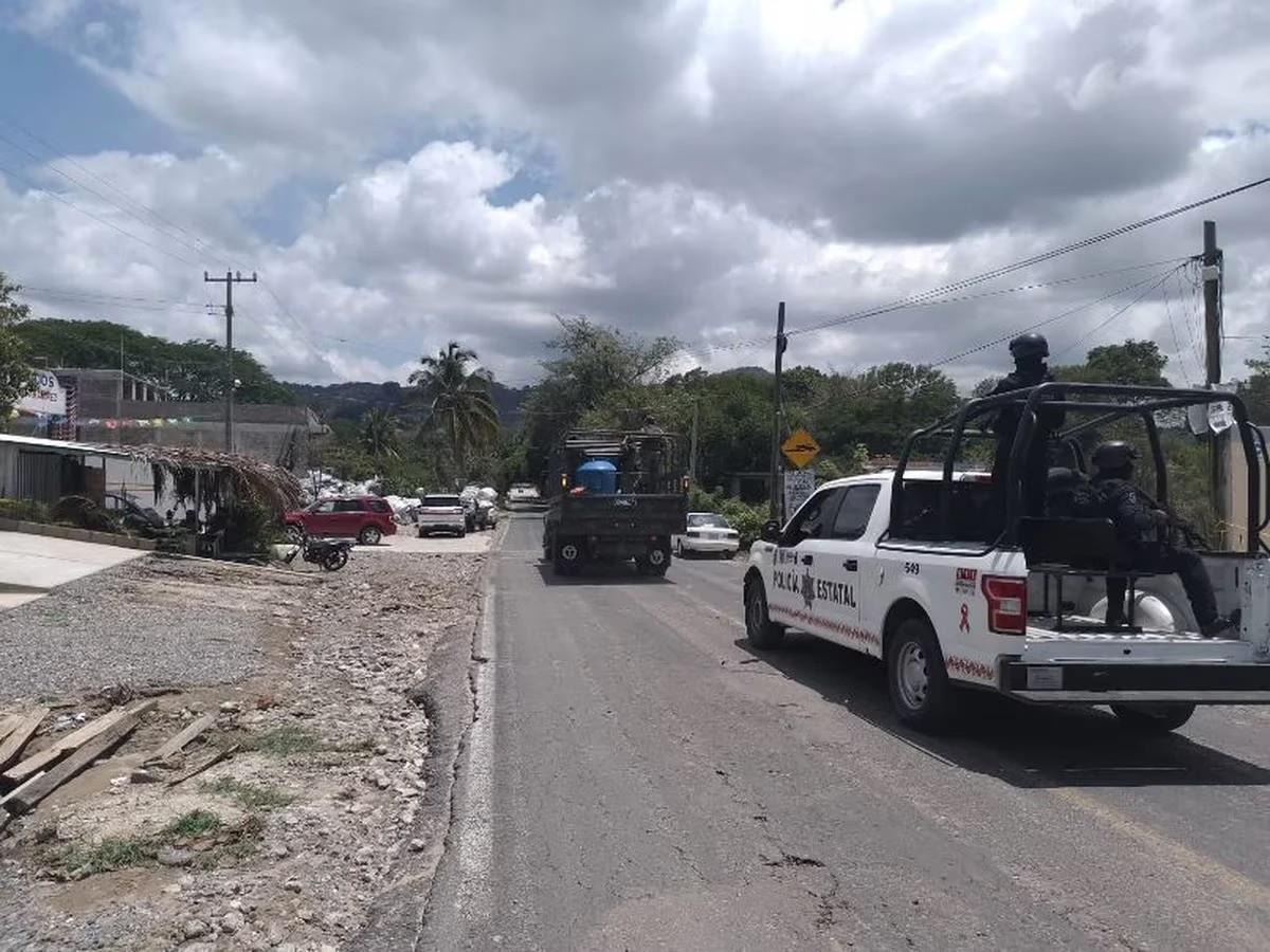 Al llegar al lugar, en el poblado de Buenavista, elementos del Ejército y de la Policía Estatal localizaron una vivienda incendiada y dentro de ella los cuerpos de cuatro hombres calcinados. Foto: Especial.