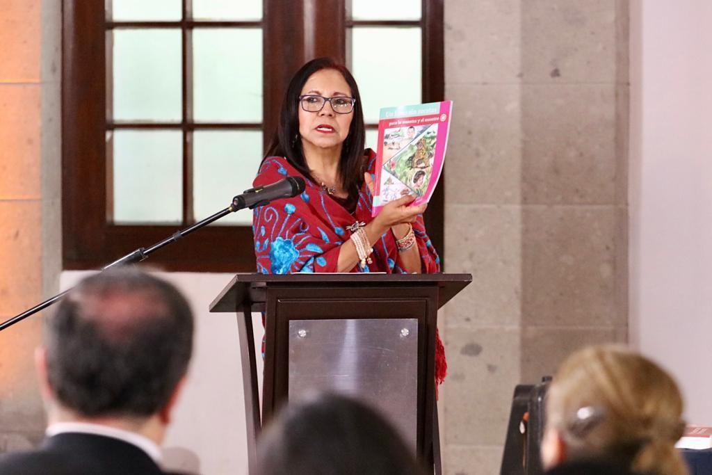 Presentan libro conmemorativo por el centenario de la SEP. Foto: @Letamaya