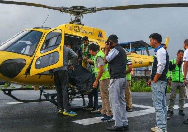 Repatrian restos de familia regia fallecida en accidente aéreo en Monte Everest