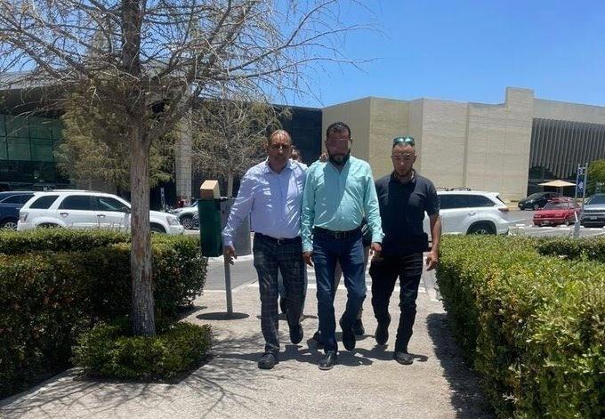 El Alcalde fue presentado en las instalaciones de la Fiscalía donde se le recabó una muestra de voz, que posteriormente será comparada por un perito especializado. Foto: Especial.