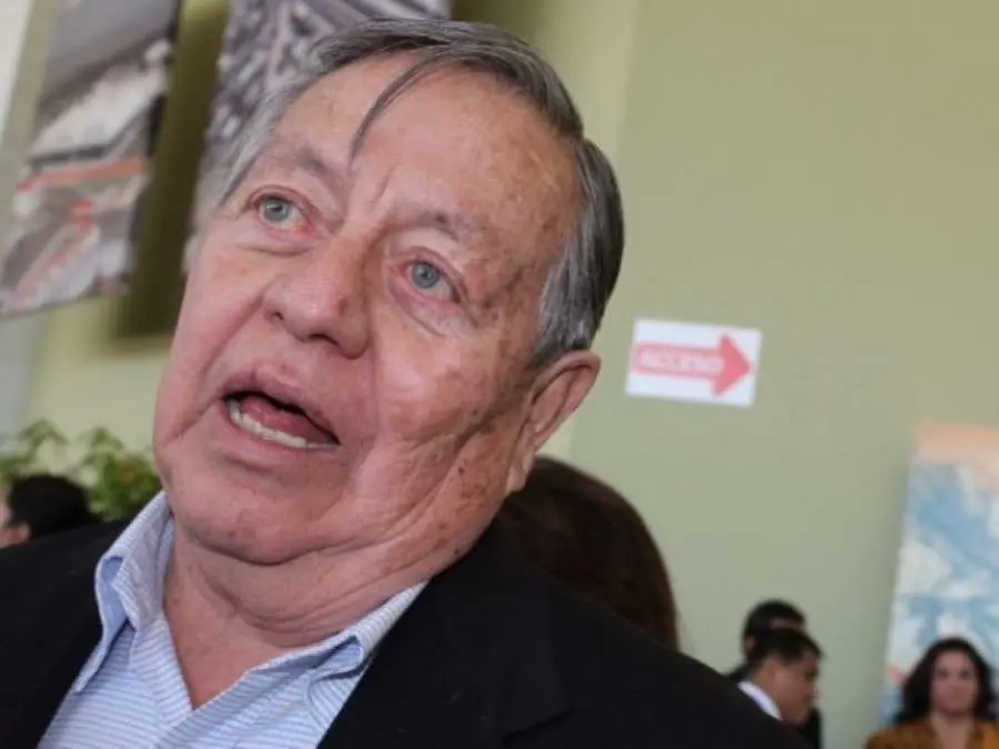 Fue hospitalizado Tulio Hernández Gómez, exgobernador de Tlaxcala y exesposo de Silvia Pinal.