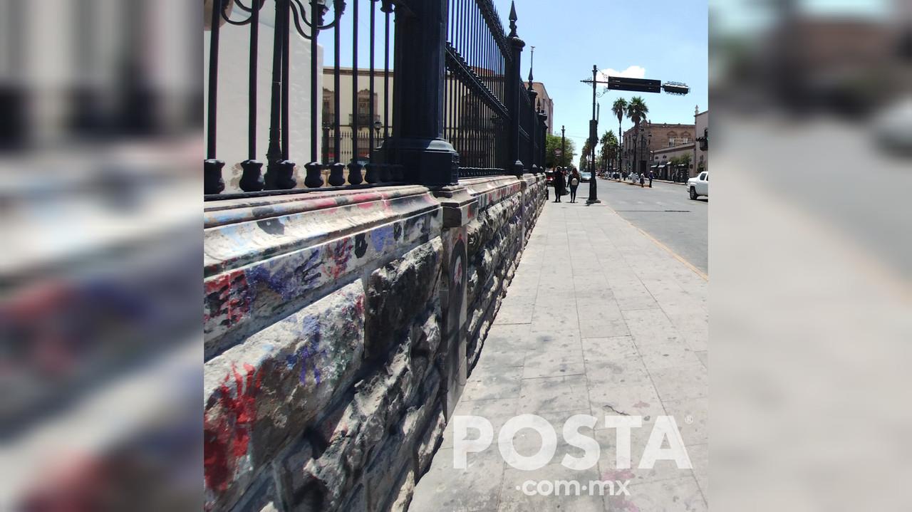 Denuncia INAH daños graves a la catedral de Durango por limpieza de grafitis