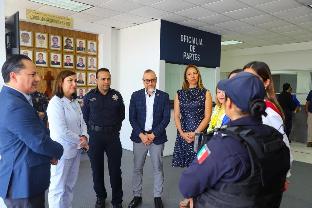 La alcaldesa Cristina Díaz detalló el funcionamiento y monitoreo de los 22 botones de alerta con los que cuenta el municipio. Fotos. Cortesía