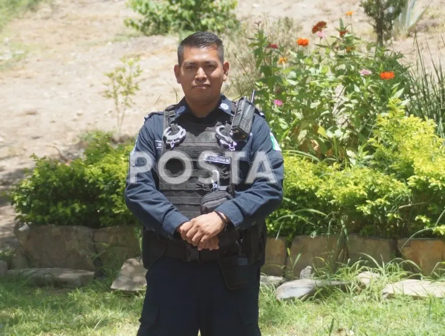 Valeriano, seguirá vigilando las calles, donde la preparación y profesionalismo de él y sus compañeros son el sello de la casa. Foto: Raymundo Elizalde.