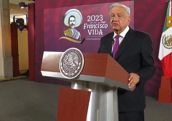 Denuncia AMLO campaña vs libros te texto gratuito