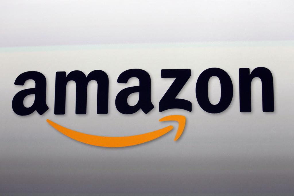 Logo de Amazon en Santa Monica, California, el 6 de setiembre de 2012. Amazon ofrecerá consultas médicas por video en todo EEUU, se informó el 1 de agosto de 2023. (AP Foto/Reed Saxon, Archivo)