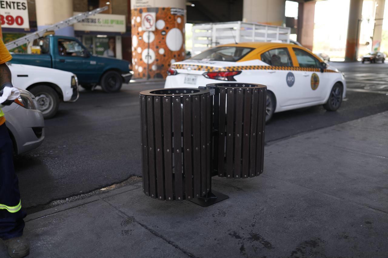 Monterrey comenzó la instalación de los nuevos contenedores de basura. Fotos. Cortesía