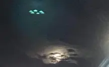 ¡OVNI en el Edomex! Aparecen extrañas luces en el cielo de Valle de Chalco