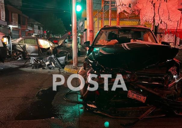 Chocan coreanos tras ir en contra en el centro de Monterrey