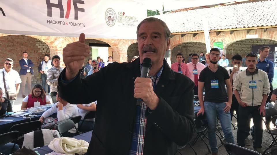 La educación pública es obsoleta: Vicente Fox