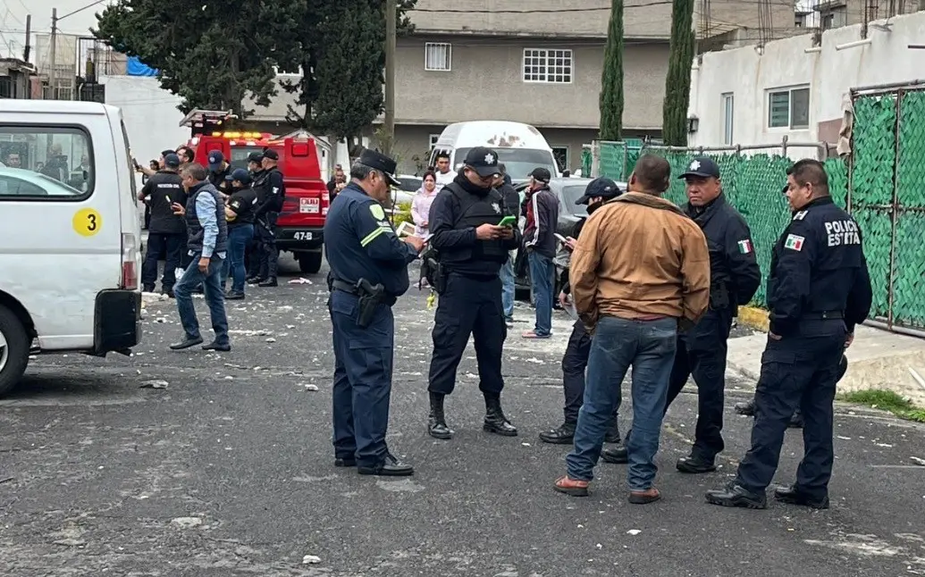 El hecho ocurrió en el municipio de Nezahualcóyotl que dejó a tres personas lesionadas las cuales fueron llevadas por ambulancias a la Cruz Roja local. Foto: Israel Lorenzana.