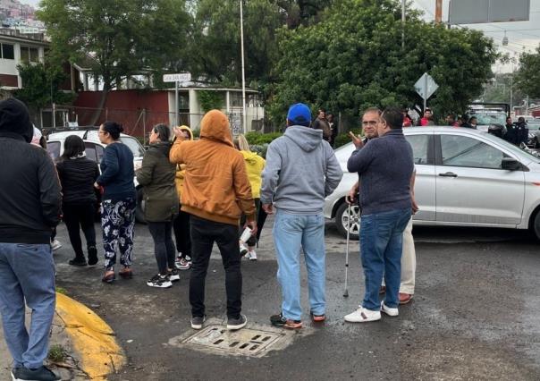 Bloquean vecinos de Ecatepec la vía México a Pachuca