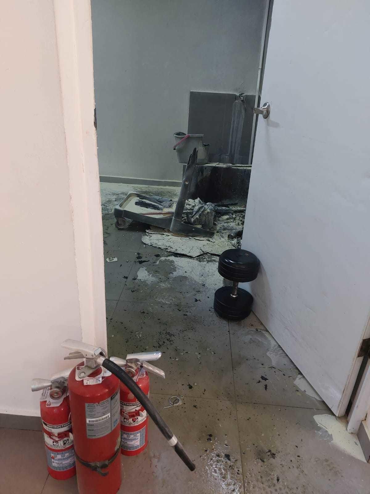 Se registra incendio en edificio Latitud de Valle Oriente