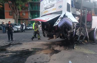 Más de 20 heridos por choque de transporte público en la Miguel Hidalgo