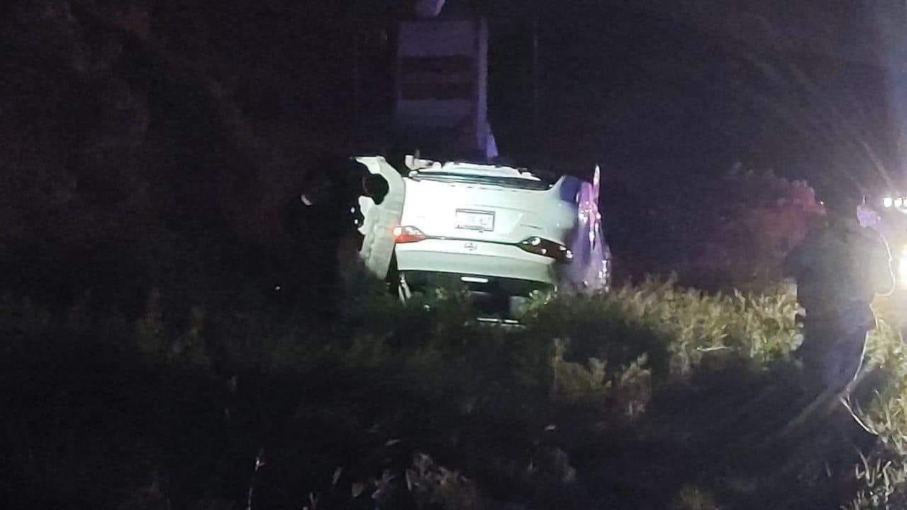 Un ataque armado en la Carretera Internacional México 15 de Mazatlán ha dejado un saldo de tres personas fallecidas y tres heridas. Foto. @calvariae_locus