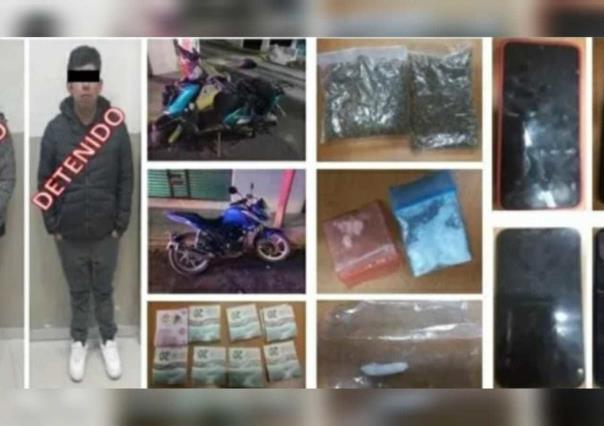 Detienen a dos motociclistas con las manos en las drogas, en Texcoco