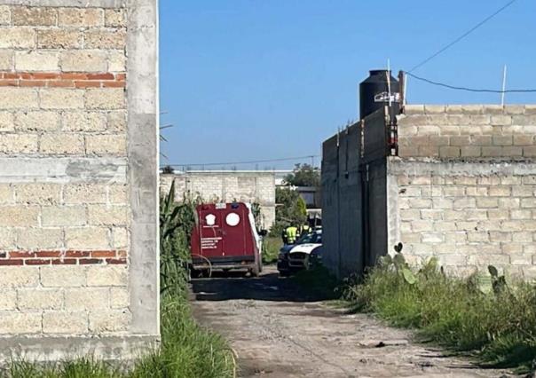 Hallan encobijado en camino de terracería en San Mateo Otzacatipan, en Toluca