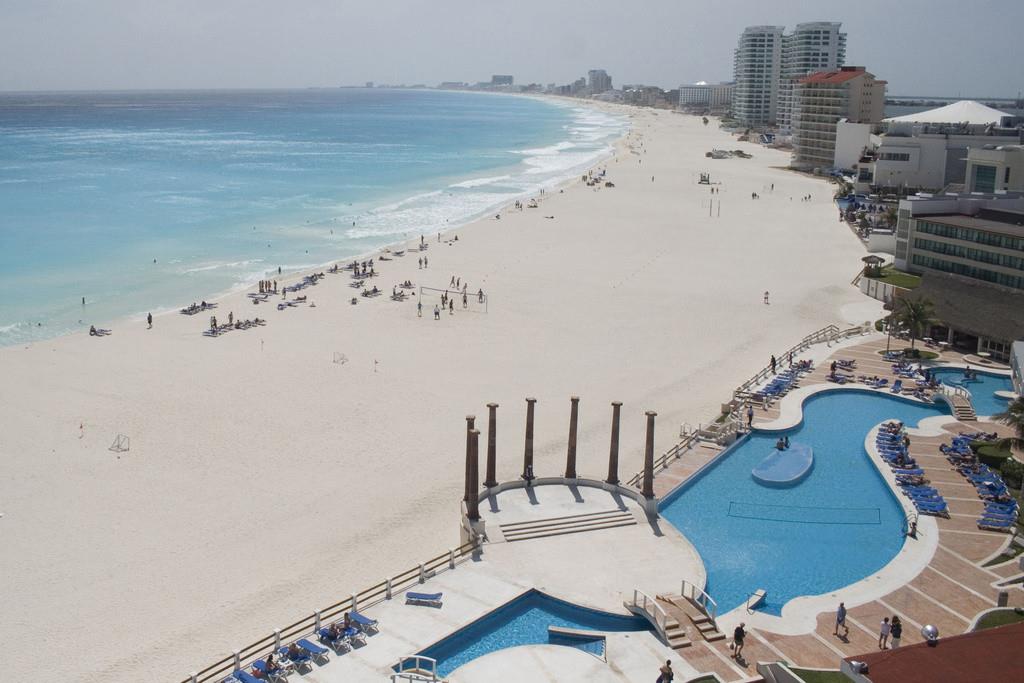 Cierran farmacias en Cancún, Tulum y Playa del Carmen por vender medicina falsa