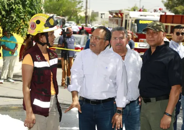 Escobedo brinda apoyo a familias afectadas por la explosión de una pipa