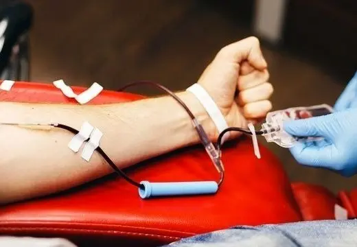 Permitirá Cruz Roja de Estados Unidos a gays y bisexuales donar sangre