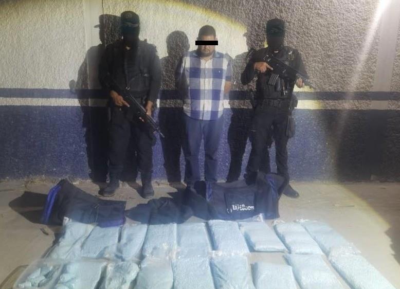 Detienen a un hombre con 55 kilos de fentanilo en Cadereyta